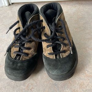 Tecnica Suede hiking boots for kids.